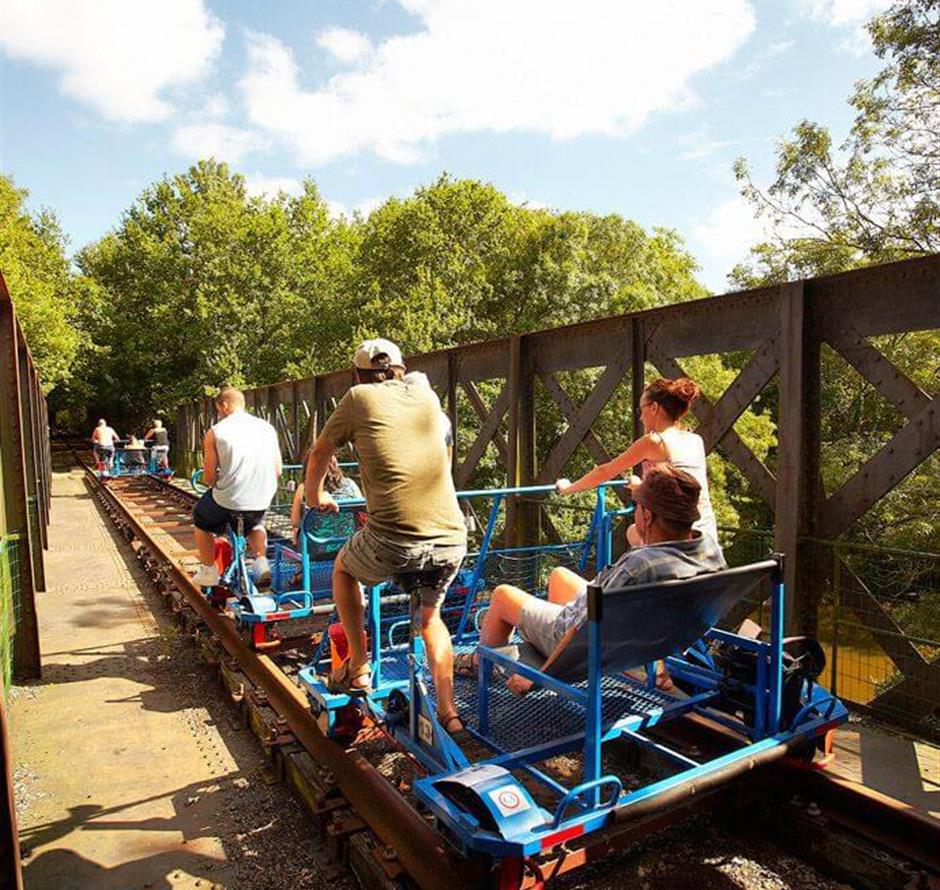 Vélo Rail à Commequiers proche du camping 4 étoiles La Pomme de Pin à Saint Hilaire de Riez en Vendée - Camping Saint Hilaire de Riez