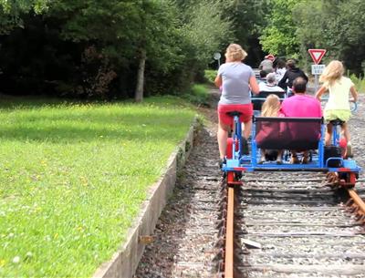 Vélo Rail à Commequiers proche du camping 4 étoiles La Pomme de Pin à Saint Hilaire de Riez en Vendée