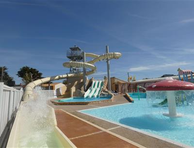 Vacances camping en Vendée avec espace aquatique