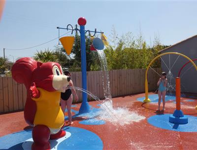 Vacances camping en Vendée avec espace aquatique