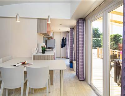 Mobil-home **** 4 pers 2 ch au camping 4 étoiles La Pomme de Pin à Saint Hilaire de Riez en Vendée