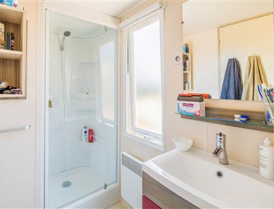 Mobil-home **** 4 pers 2 ch au camping 4 étoiles La Pomme de Pin à Saint Hilaire de Riez en Vendée