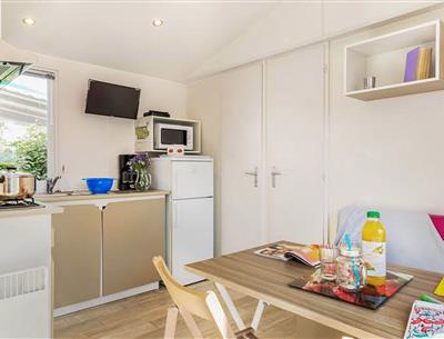 Mobil-home 5 personnes avec 2 chambres à La Pomme de Pin- vendée - accès plage