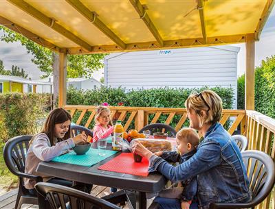 Mobil-home 5 personnes avec 2 chambres à La Pomme de Pin- vendée - accès plage