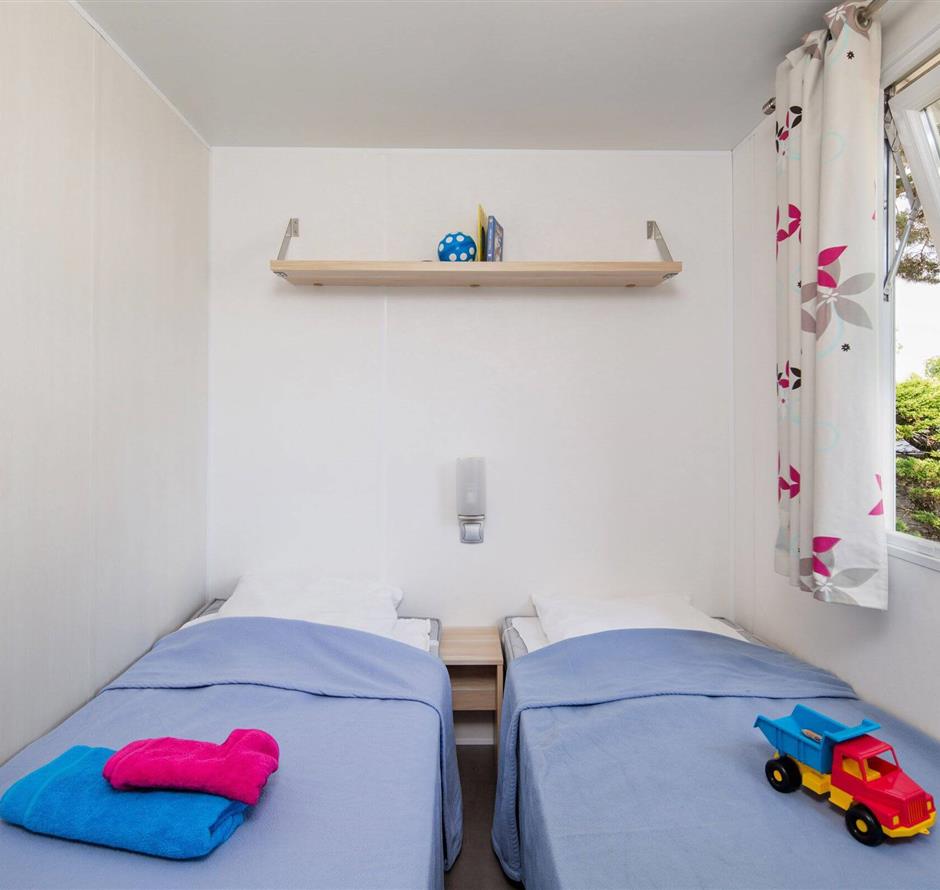 Mobil-home 6 personnes 3 chambres au camping 4 étoiles La Pomme de Pin à Saint Hilaire de Riez en Vendée - Camping Saint Hilaire de Riez
