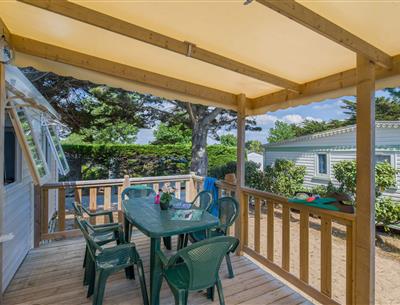 Mobil-home 6 personnes 3 chambres au camping 4 étoiles La Pomme de Pin à Saint Hilaire de Riez en Vendée