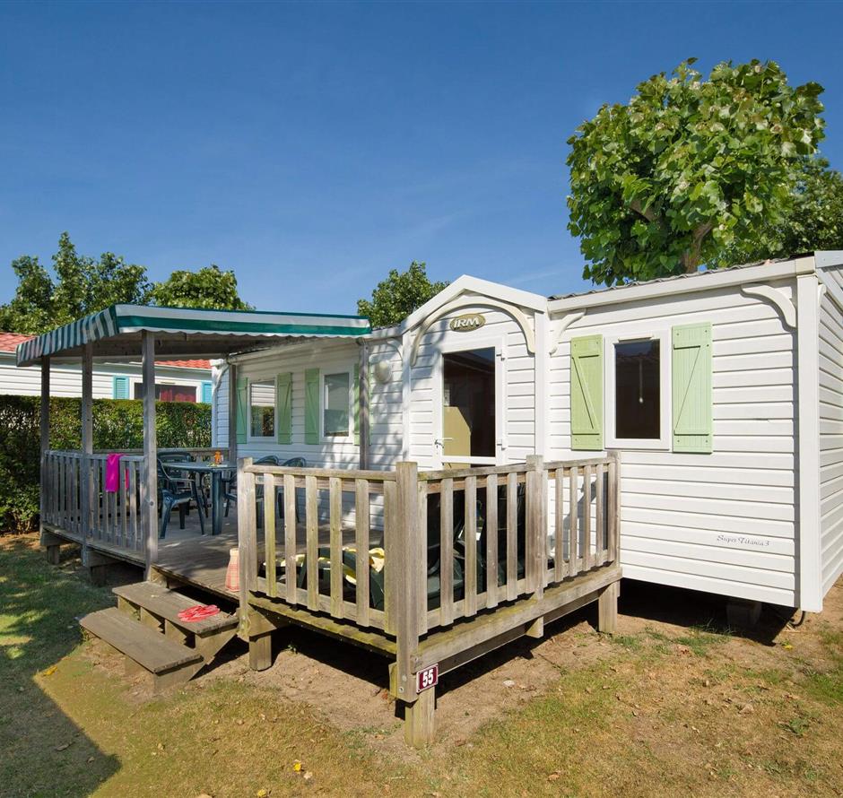 Mobil-home 6 personnes 3 chambres au camping 4 étoiles La Pomme de Pin à Saint Hilaire de Riez en Vendée - Camping Saint Hilaire de Riez