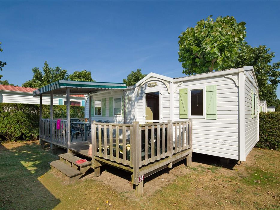 Mobil-home 6 personnes 3 chambres au camping 4 étoiles La Pomme de Pin à Saint Hilaire de Riez en Vendée - Camping Saint Hilaire de Riez