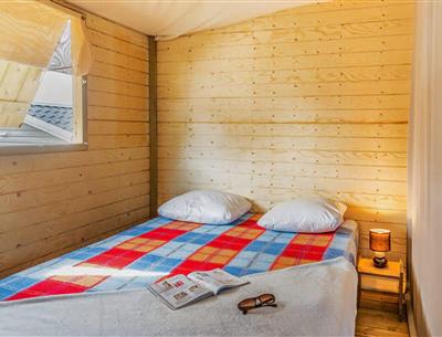 Tente meublée Carrelet 2 chambres avec sanitaire- camping bord de mer- vendée