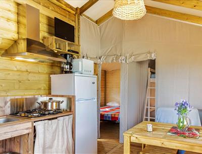 Tente meublée Carrelet 2 chambres avec sanitaire- camping bord de mer- vendée