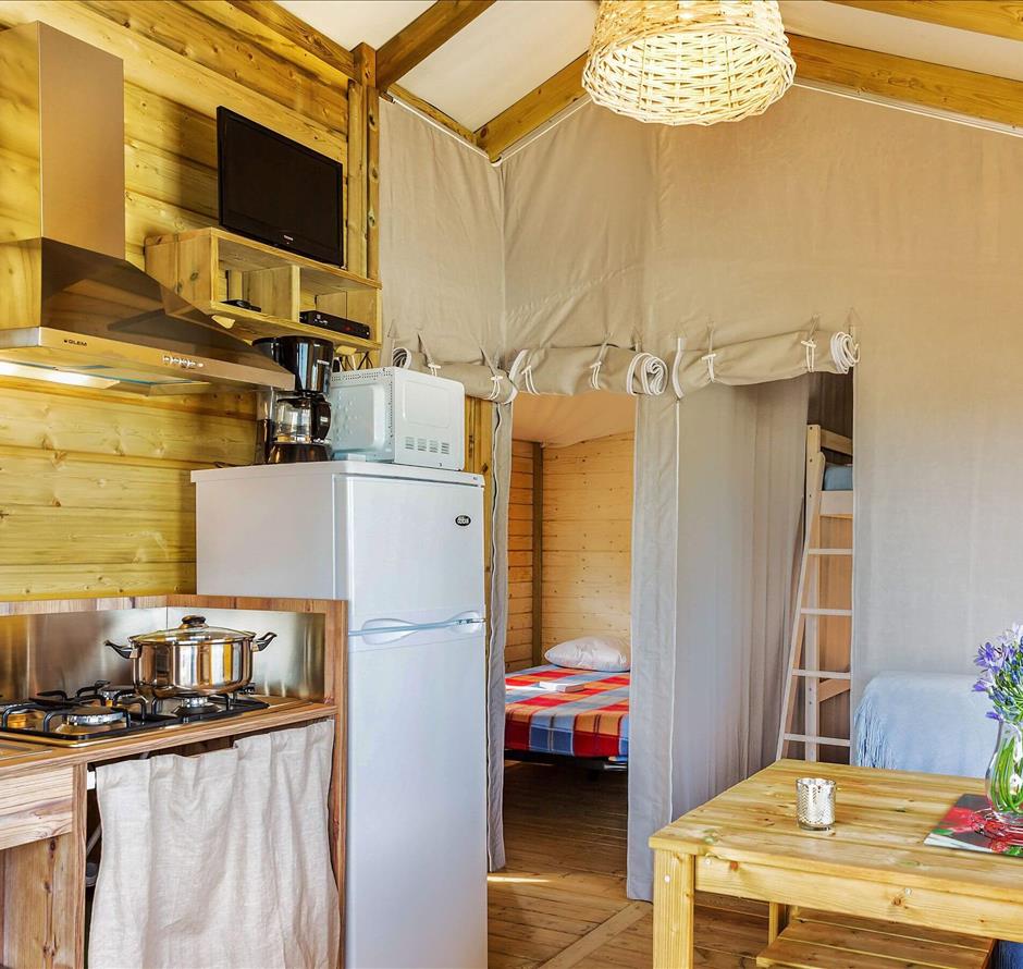 Tente meublée Carrelet 2 chambres avec sanitaire- camping bord de mer- vendée - Camping Saint Hilaire de Riez