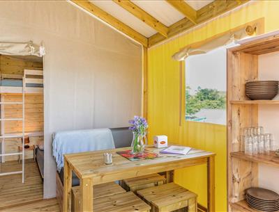 Tente meublée Carrelet 2 chambres avec sanitaire- camping bord de mer- vendée