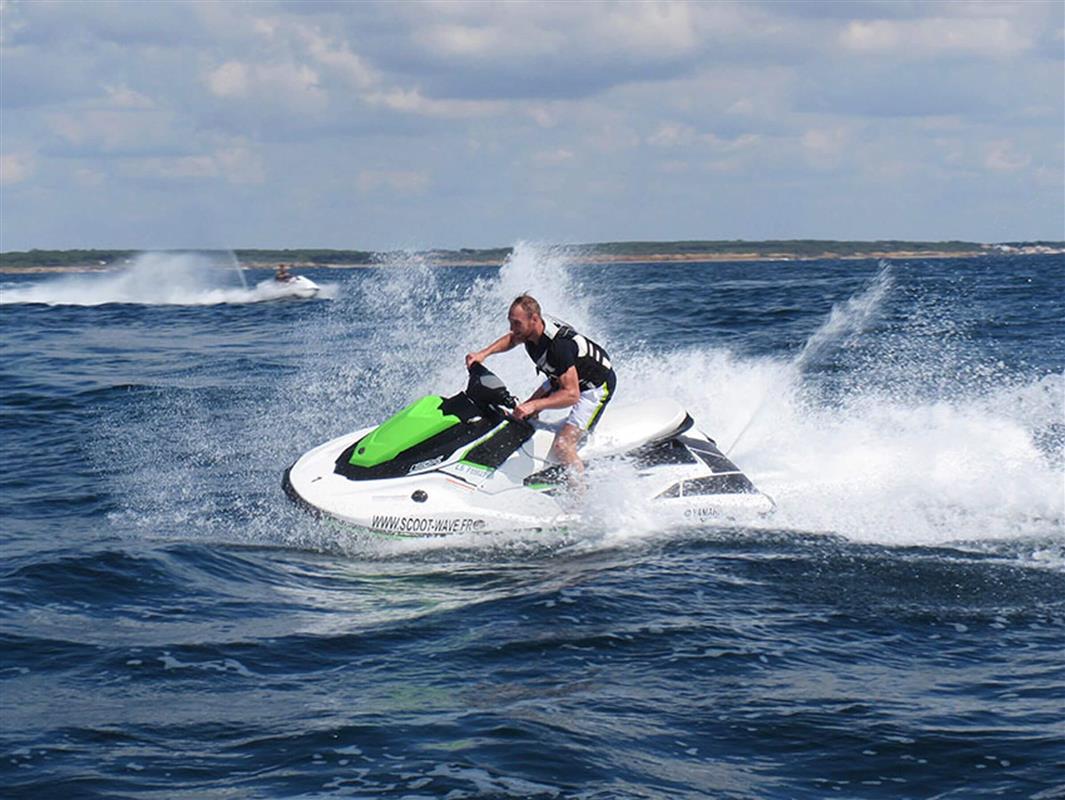 Jetsski, scooters des mers et bouées tractées Activités nautiques à