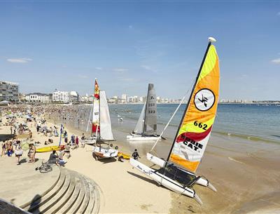 Sables d'Olonne proche du camping 4 étoiles La Pomme de Pin à Saint Hilaire de Riez en Vendée