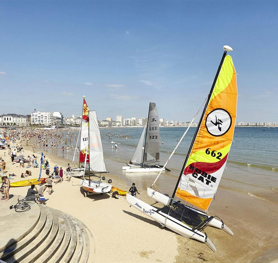 Sables d'Olonne proche du camping 4 étoiles La Pomme de Pin à Saint Hilaire de Riez en Vendée - Camping Saint Hilaire de Riez