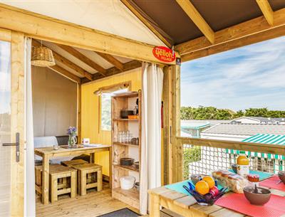 Tente meublée Carrelet 2 chambres avec sanitaire- camping bord de mer- vendée