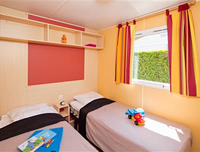 Mobil-home 4/5 pers 2 ch au camping 4 étoiles La Pomme de Pin à Saint Hilaire de Riez en Vendée
