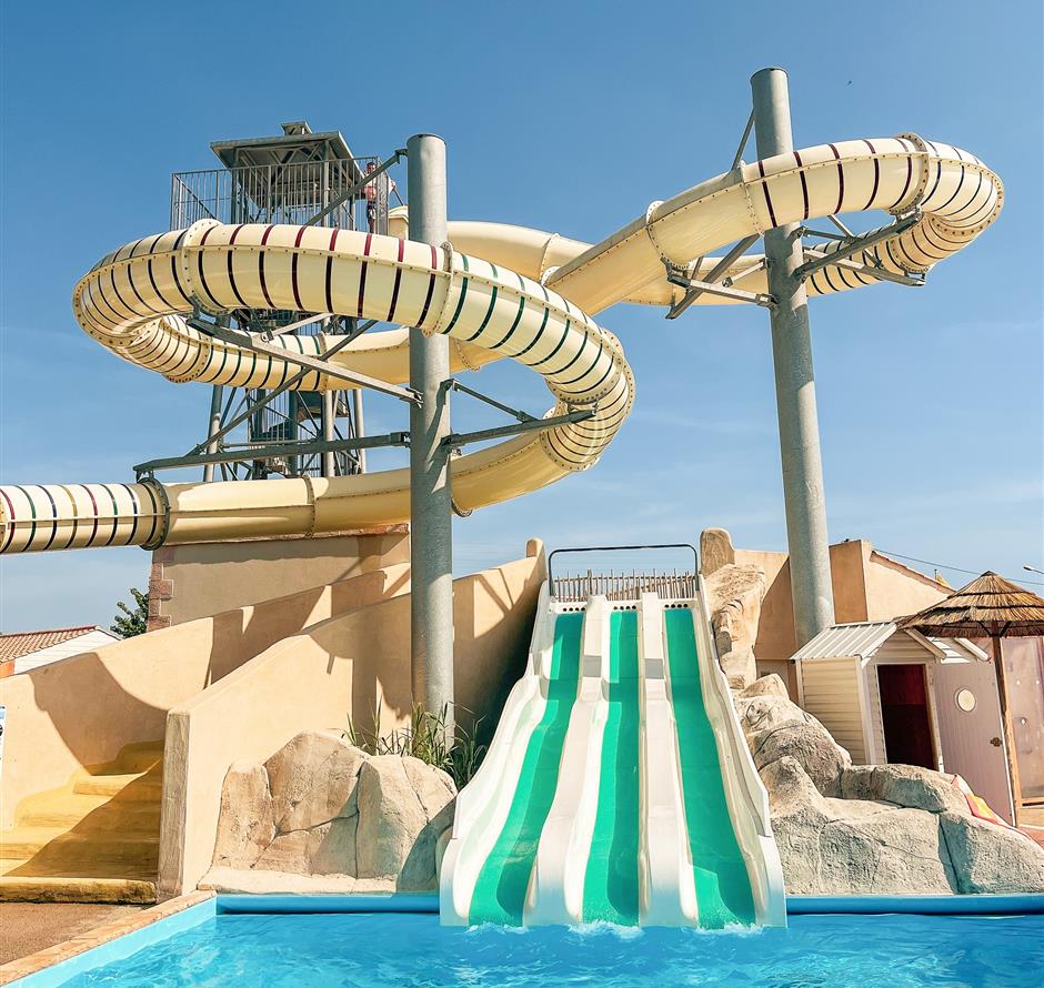 activités, jeux et toboggans aquatiques - Camping Saint Hilaire de Riez