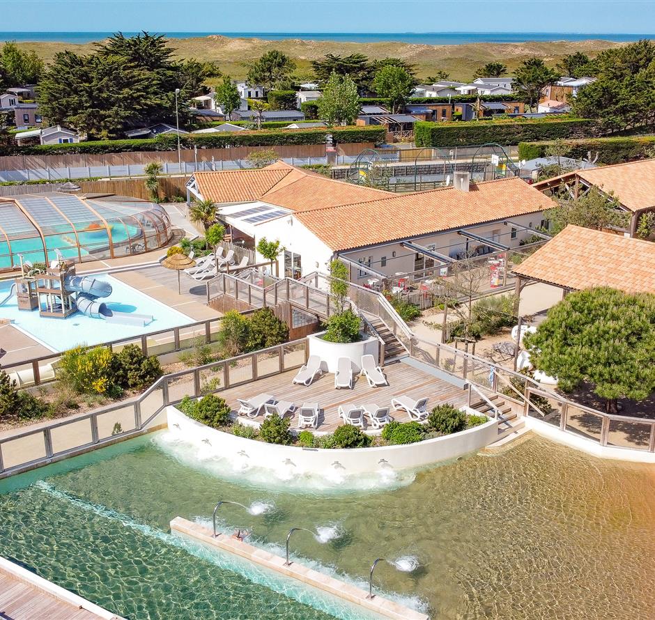 agrandissement de l'espace aquatique avec création d'un lagon de sable  - Camping Saint Hilaire de Riez