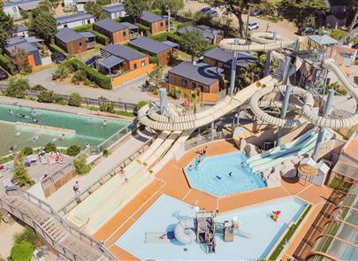 Espace aquatique vue du ciel par un drone - Camping Saint Hilaire de Riez