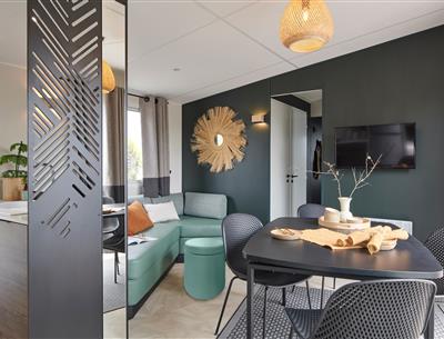 Mobil-home 6 personne camping avec piscine extérieure et jeux