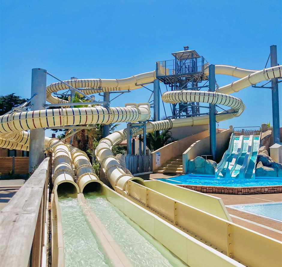 Nouveaux toboggans géants 2025 - Camping Saint Hilaire de Riez