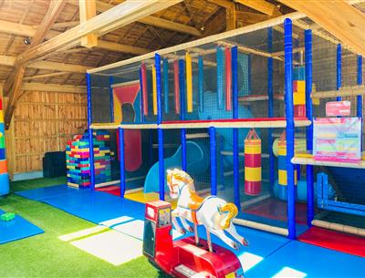 Espace de jeux couvert 