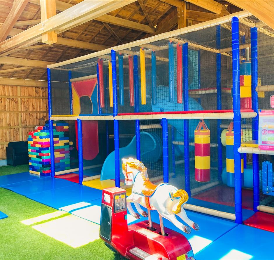 Espace de jeux couvert  - Camping Saint Hilaire de Riez