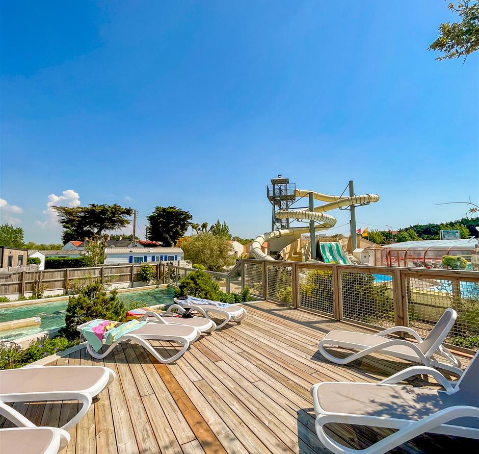 Espace solarium camping La Pomme de Pin - Camping Saint Hilaire de Riez