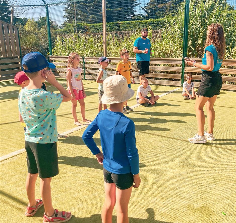 Animation sportive au mini club  - Camping Saint Hilaire de Riez