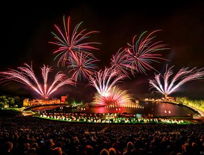 Le Puy du fou avec le camping la pomme de pin à St Hilaire de riez en Vendée